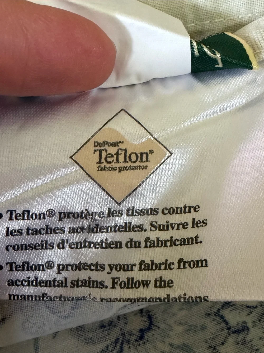 Vent Du Sud Blue and White French Tablecloth Teflon Coated Rectangular 92
